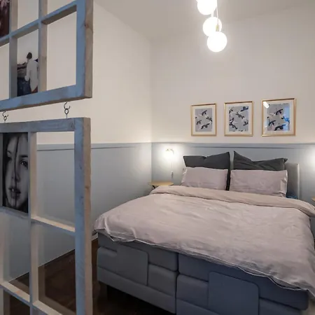 Designer Loft-ferienwohnung Im Zentrum Mit Tiefgaragen-parkplatz, Waschmaschine Und Privatterrasse Apartment Leipzig
