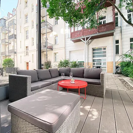 Designer Loft-ferienwohnung Im Zentrum Mit Tiefgaragen-parkplatz, Waschmaschine Und Privatterrasse Apartment