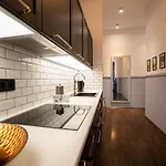 Designer Loft-ferienwohnung Im Zentrum Mit Tiefgaragen-parkplatz, Waschmaschine Und Privatterrasse *