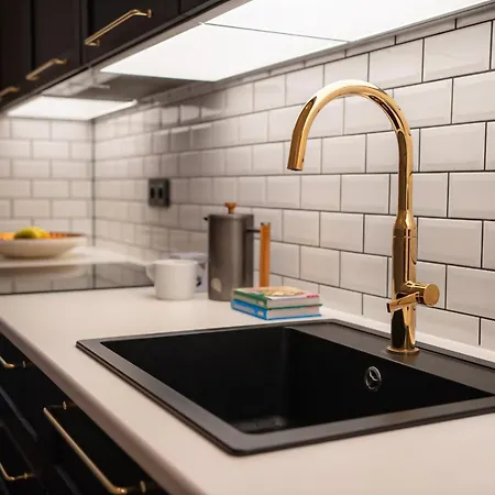 Designer Loft-ferienwohnung Im Zentrum Mit Tiefgaragen-parkplatz, Waschmaschine Und Privatterrasse Apartamento