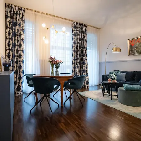 Appartamento Designer Loft-ferienwohnung Im Zentrum Mit Tiefgaragen-parkplatz, Waschmaschine Und Privatterrasse Lipsia