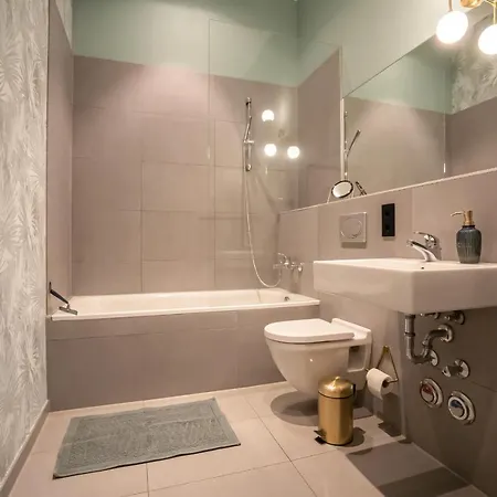 Appartamento Designer Loft-ferienwohnung Im Zentrum Mit Tiefgaragen-parkplatz, Waschmaschine Und Privatterrasse Lipsia