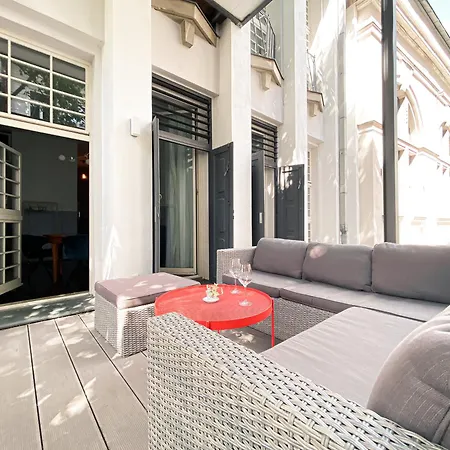 アパート Designer Loft-ferienwohnung Im Zentrum Mit Tiefgaragen-parkplatz, Waschmaschine Und Privatterrasse