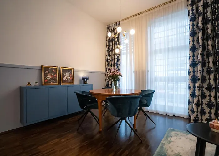 Designer Loft-ferienwohnung Im Zentrum Mit Tiefgaragen-parkplatz, Waschmaschine Und Privatterrasse