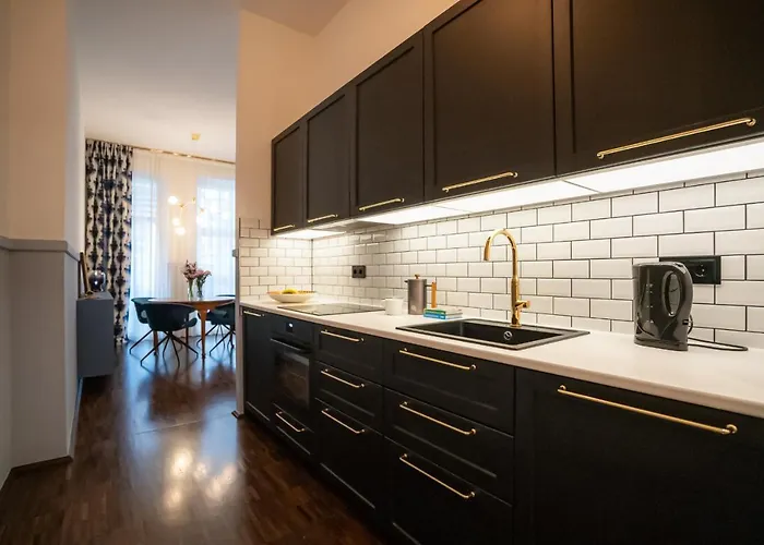 Designer Loft-ferienwohnung Im Zentrum Mit Tiefgaragen-parkplatz, Waschmaschine Und Privatterrasse