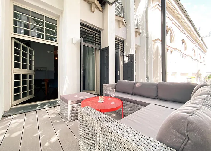 アパート Designer Loft-ferienwohnung Im Zentrum Mit Tiefgaragen-parkplatz, Waschmaschine Und Privatterrasse